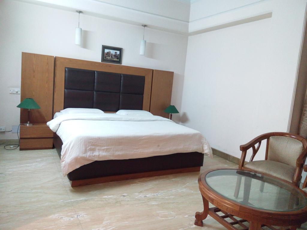 גורגאון Hotel Queens Residency חדר תמונה